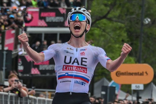 Muling nanalo si Tadej Pogačar sa Tour de France at pinahusay ang kanyang pinakamahusay na liderato sa yugtong ito ng karera