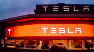 Maling inaangkin ni Musk na ang Tesla FSD ay 10 beses na mas ligtas kaysa sa regular na pagmamaneho ng tao