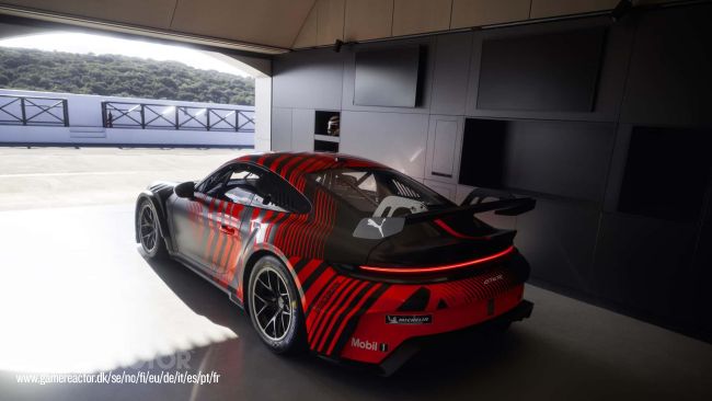 Inilunsad ng Porsche ang isang bagong 911 race car
